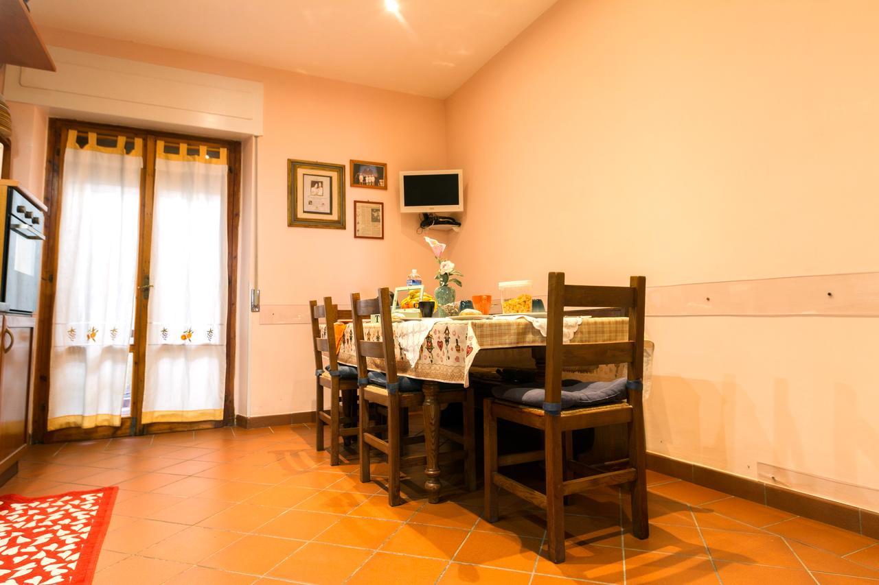 La Bella Casa Del Cuoco Hotel Campi Bisenzio Kültér fotó